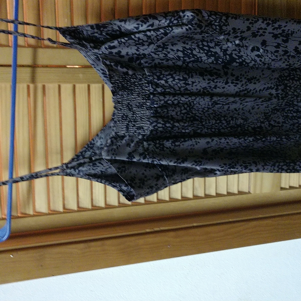 Daisy Fuentes Brand Women's V-Neck Purple & Black Silky Tank-Size Med.-NWOT - Picture 4 of 9